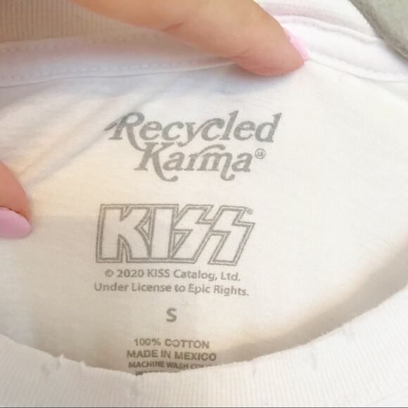 Recycled Karma KISS Distressed Boyfriend Band Tee Small - Picture 7 of 8